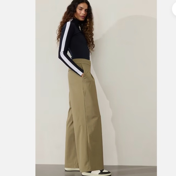 Athleta Pinnacle High Rise Olive Branch Athletic Trousers Size 12 Reg
